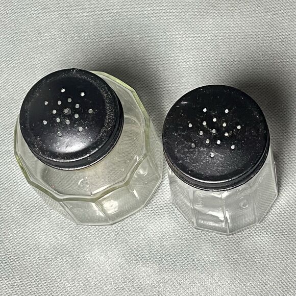 Vintage G. C. Co Paneled Clear Glass Black Metal Lid Salt & Pepper Shaker-UV - Picture 7 of 15